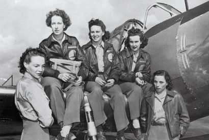 WASP Cornelia Fort and four other female pilots with a Vultee trainer plane, 1943.